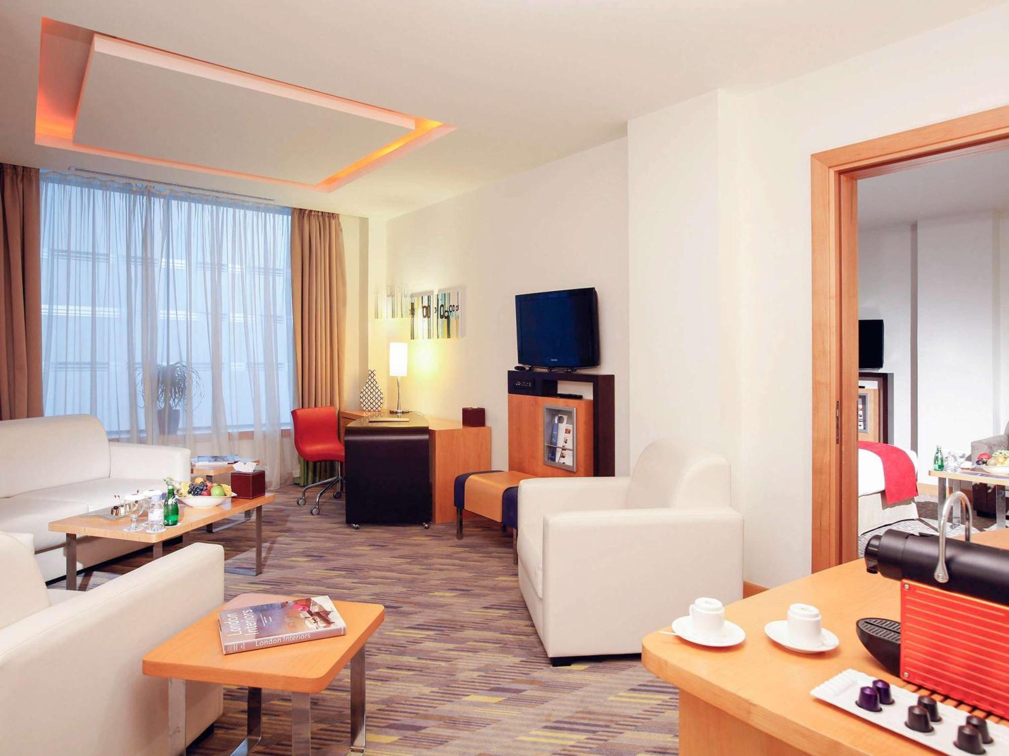 Novotel Dammam Business Park Exterior foto